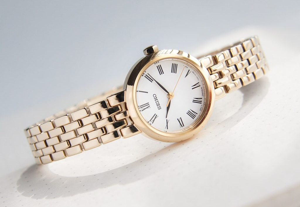 Đồng hồ nữ giá rẻ dưới 200K có nên mua hay không? Tại sao?