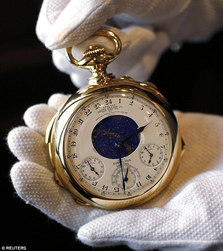 Chiếc đồng hồ bỏ túi mạ vàng được đặt hàng hồi năm 1925