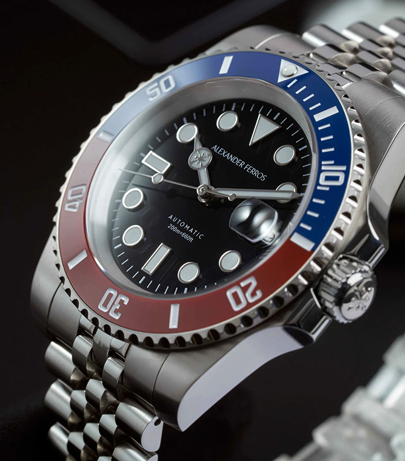 8352S_035-3