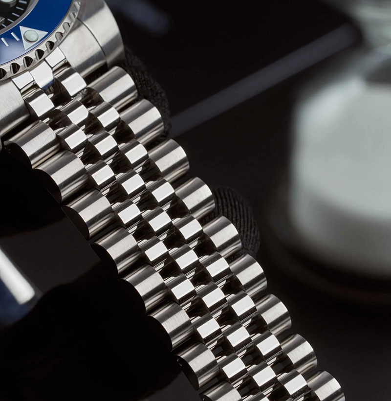8352S_035-5